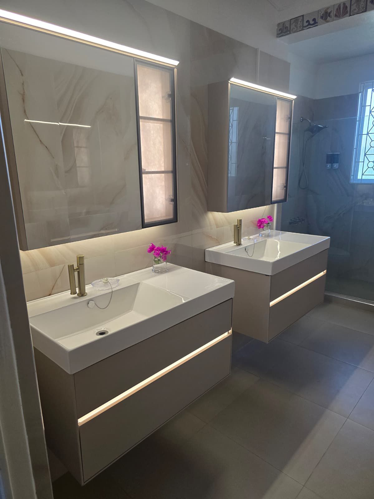 Backlit mirror for perfect grooming