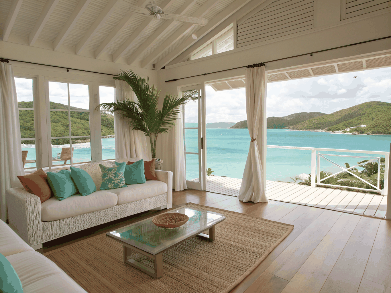 Paradise Palms daytime view